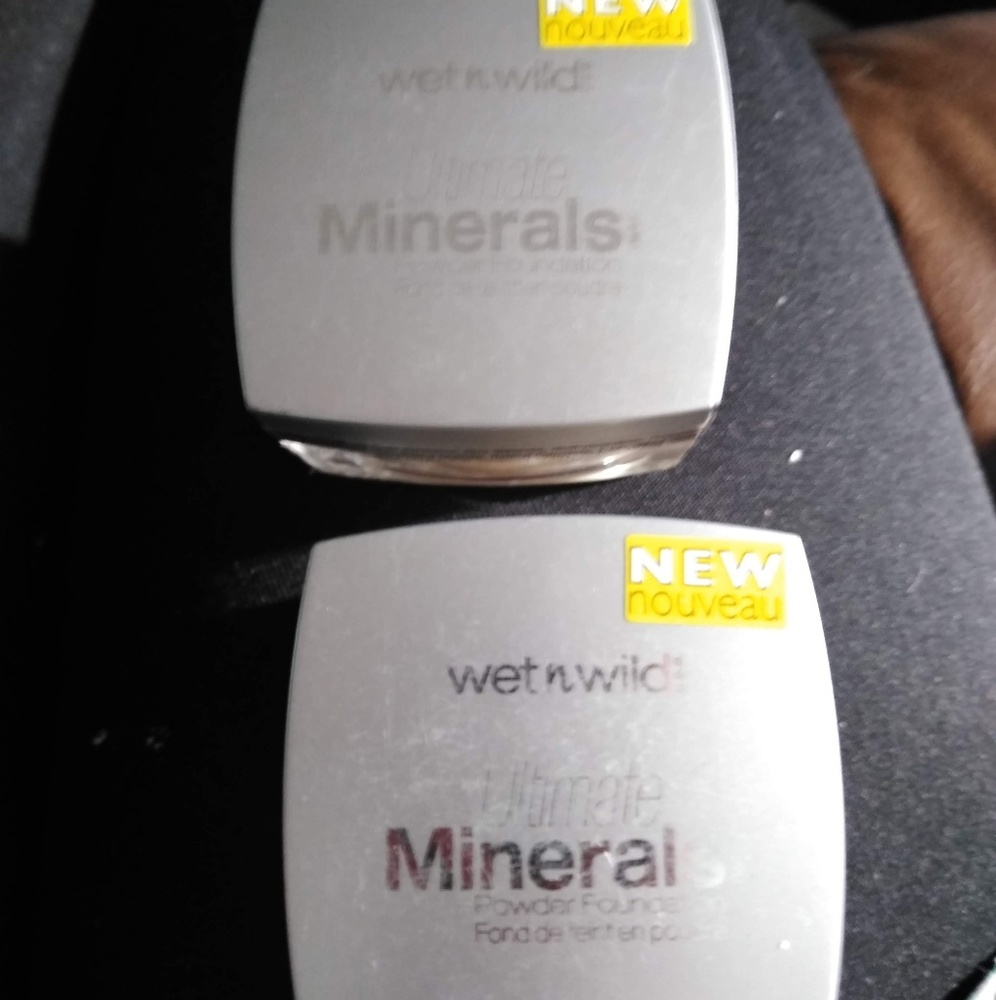 Wet n Wild loose powder lot of 2 color Tan